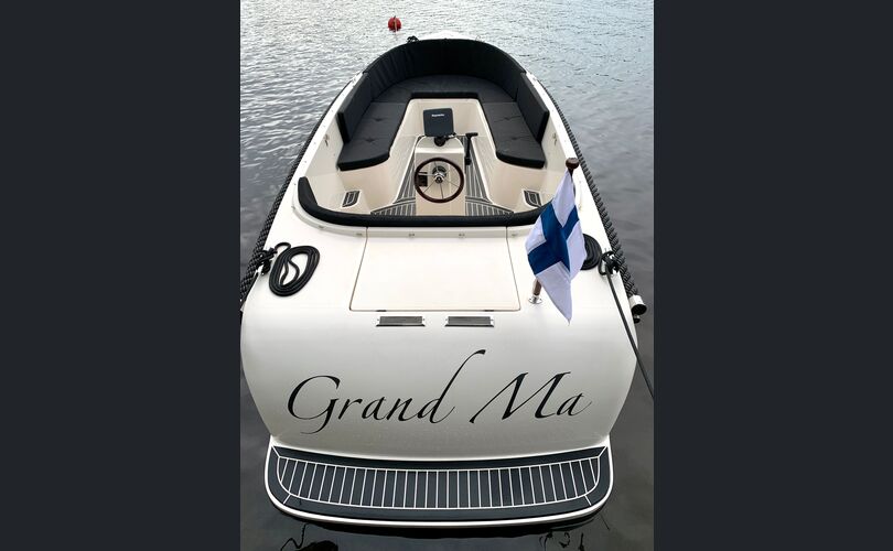Admiral 570 Retro Moottorivene-kuva-4